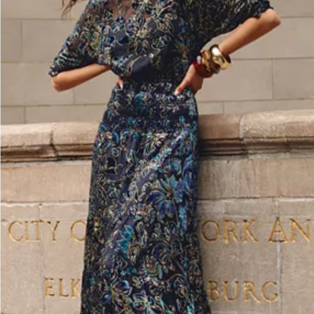 Aqua Floral Maxi Dress - Black - looks amazing on and very flattering